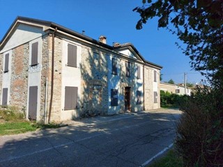 Casa Semi Indipendente in Vendita a Fornovo di Taro, zona Sivizzano, 170'000&euro;, 200 m²