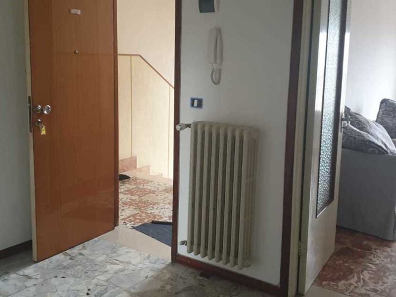 Quadrilocale in Vendita a Fornovo di Taro, 53'000&euro;, 77 m²