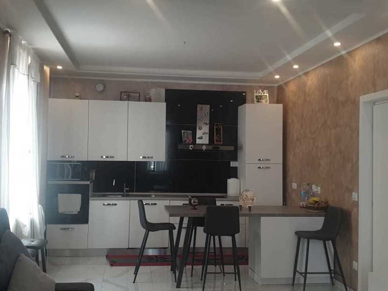 Appartamento in Vendita a Fornovo di Taro, 198'000&euro;, 192 m²