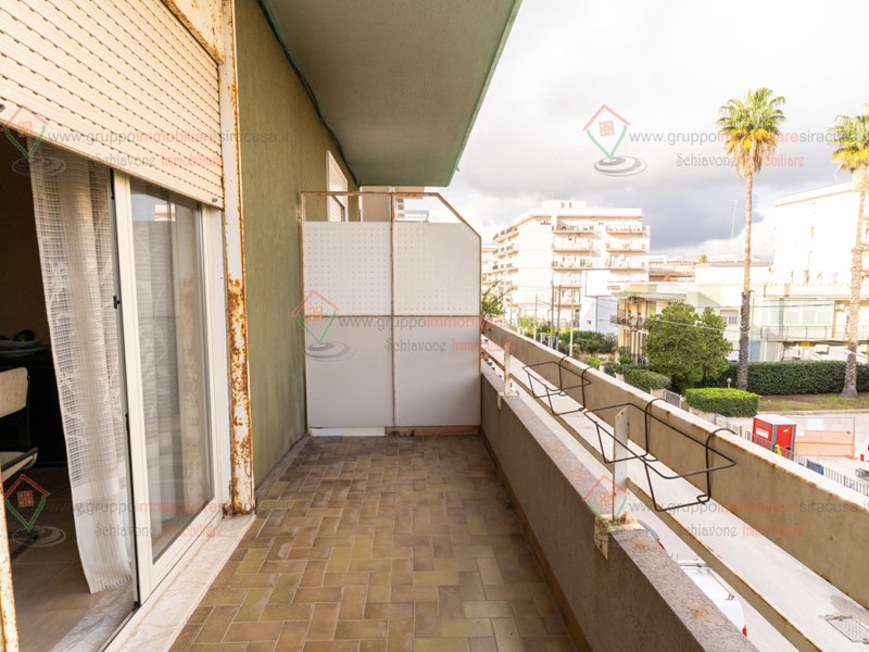 Trilocale in Vendita a Siracusa, zona Pizzuta Scala Greca, 90'000€, 123 m²