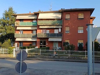 Appartamento in Vendita a Solignano, zona Rubbiano, 95'000&euro;, 100 m²