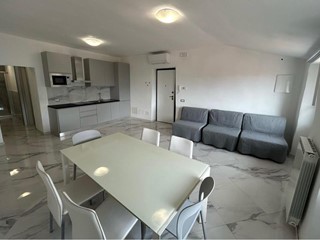 Trilocale in Vendita a Massa, zona Pariana, 140'000€, 59 m², arredato