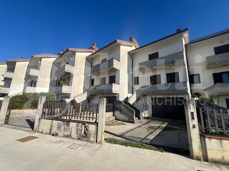 Villetta a schiera in Vendita a Isernia, 80'000€, 150 m²