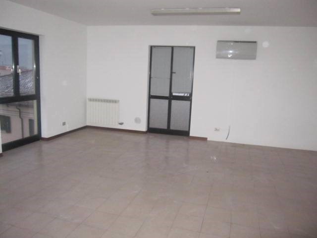 Ufficio in Affitto a Adria, 450€, 66 m²