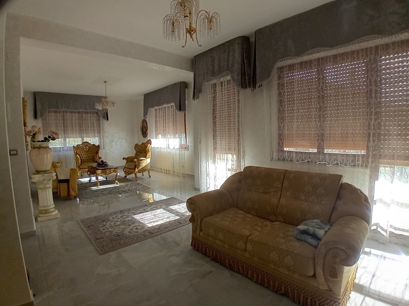 Villa bifamiliare in Vendita a Scafa, 135'000&euro;, 200 m², con Box