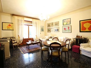 Villetta a schiera in Vendita a Pontedera, 240'000€, 340 m², con Box