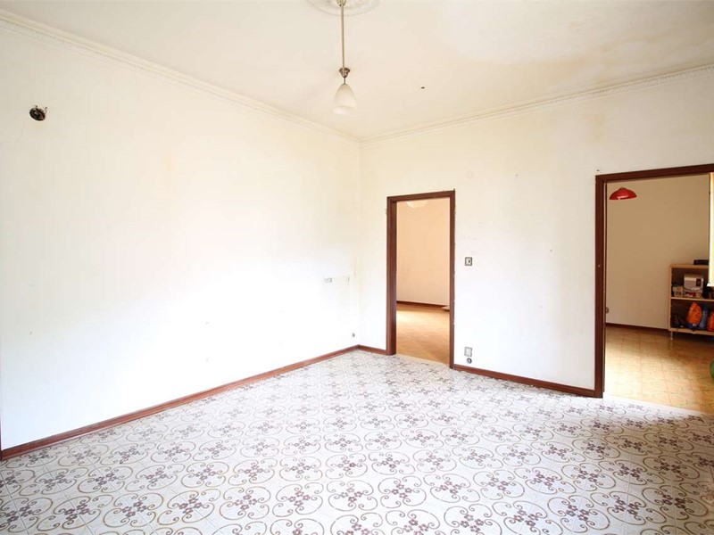 Quadrilocale in Vendita a Buti, 59'000€, 90 m²