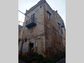 Casa Indipendente in Vendita a Bagheria, zona centro, 25'000€, 122 m²