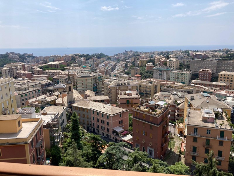 Appartamento in Vendita a Genova, zona BORGORATTI, 168'000€, 90 m²