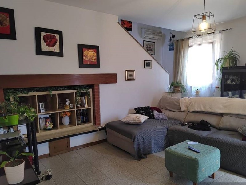Casa Indipendente in Vendita a Fucecchio, zona Ponte a Cappiano, 150'000€, 118 m², con Box