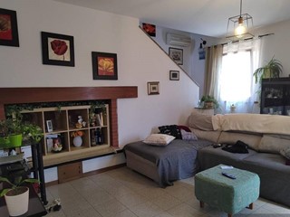 Casa Indipendente in Vendita a Fucecchio, zona Ponte a Cappiano, 150'000€, 118 m², con Box
