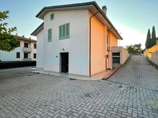 Villa in Vendita a Cerreto Guidi, zona Ripoli, 407'000€, 330 m², con Box