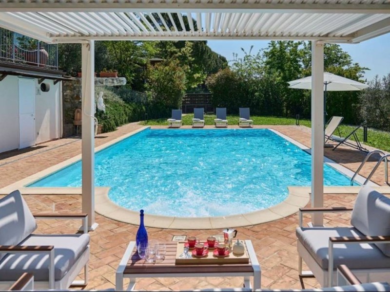 Villa bifamiliare in Vendita a Cerreto Guidi, 950'000€, 250 m², arredato, con Box