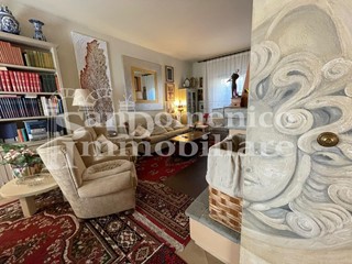 Villa in Vendita a Cascina, 395'000€, 200 m², con Box