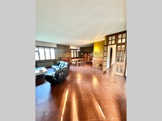 Villa in Vendita a San Giuliano Terme, zona Gello, 530'000€, 330 m²