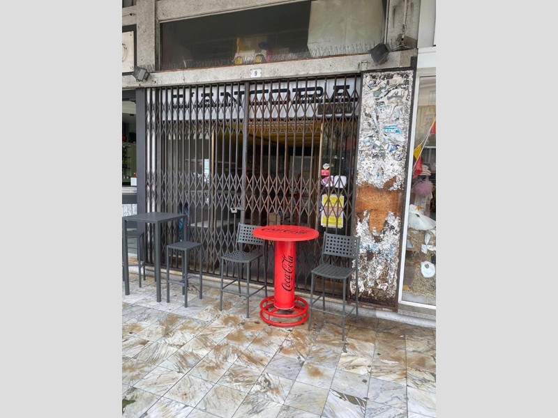 Negozio in Affitto a Massa, 1'300€, 50 m²