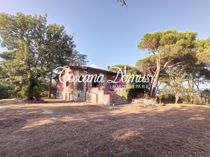 Villa in Vendita a Radda in Chianti, zona Monteraponi, 690'000€, 309 m², arredato, con Box