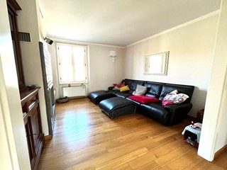 Appartamento in Vendita a Certaldo, 300'000€, 220 m², con Box