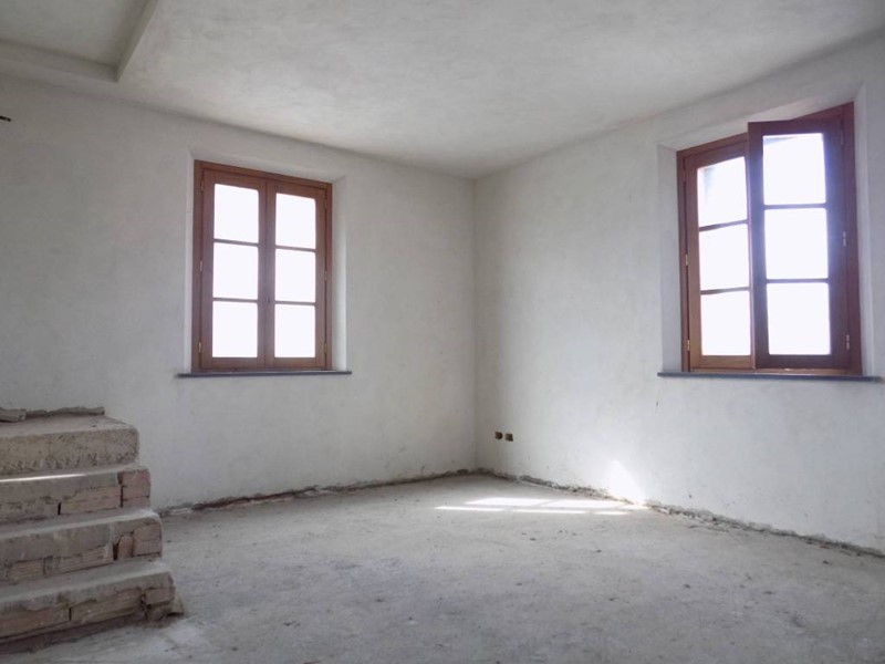 Villa bifamiliare in Vendita a Fucecchio, zona Pinete, 195'000€, 150 m², con Box