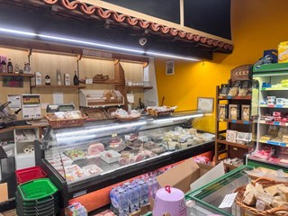 Attività commerciale in Vendita a Sovicille, zona Rosia, 50'000€, 100 m²