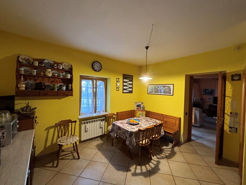 Bilocale in Vendita a Roma, 175'000€, 75 m²