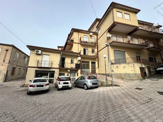 Trilocale in Vendita a Sant'Angelo di Brolo, 77'000€, 62 m²