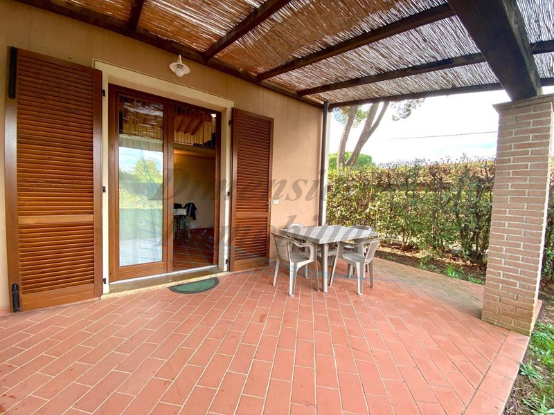 Trilocale in Vendita a Rosignano Marittimo, zona Vada, 195'000€, 65 m², arredato