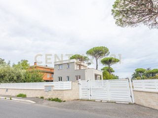 Casa Indipendente in Vendita a Roma, zona Morena, 595'000€, 116 m²