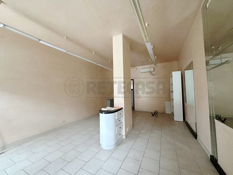 Laboratorio in Vendita a Pove del Grappa, 50'000&euro;, 60 m²