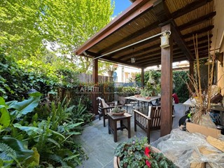 Casa Semi Indipendente in Vendita a Seravezza, zona Querceta, 200 m², arredato