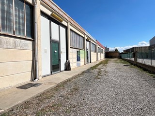 Immobile commerciale in Vendita a Rosignano Marittimo, zona Morelline, 500'000€, 500 m²