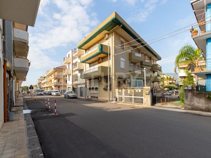 Quadrilocale in Vendita a Mascali, 108'000€, 90 m², arredato