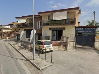 Casa Indipendente in Vendita a Aversa, 560'000€, 560 m², con Box