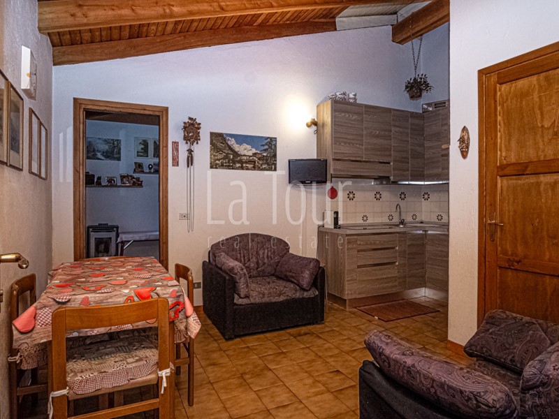 Bilocale in Vendita a Antey Saint Andrè, 90'000&euro;, 33 m², arredato