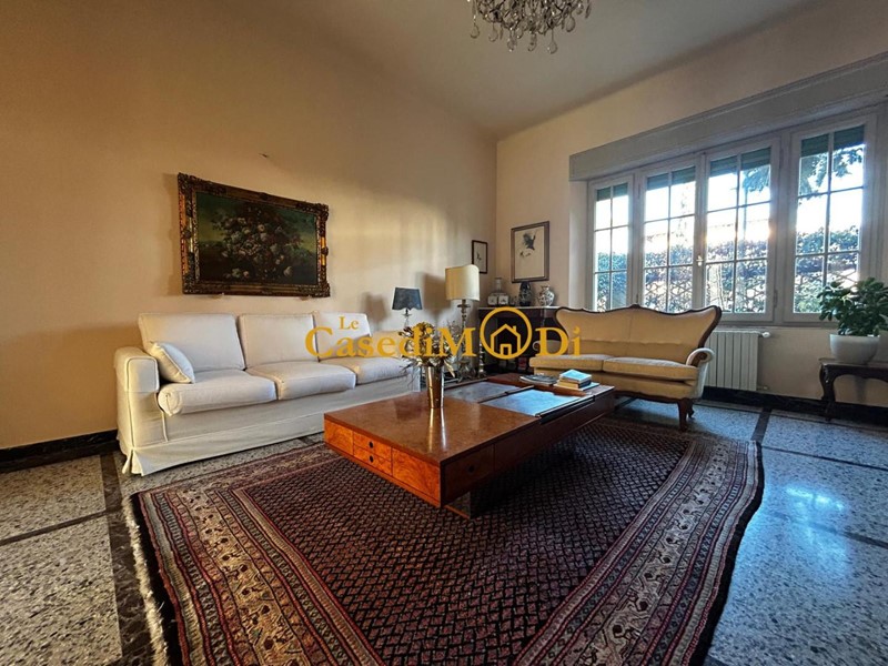 Villa in Vendita a Pisa, 1'125'000€, 350 m²