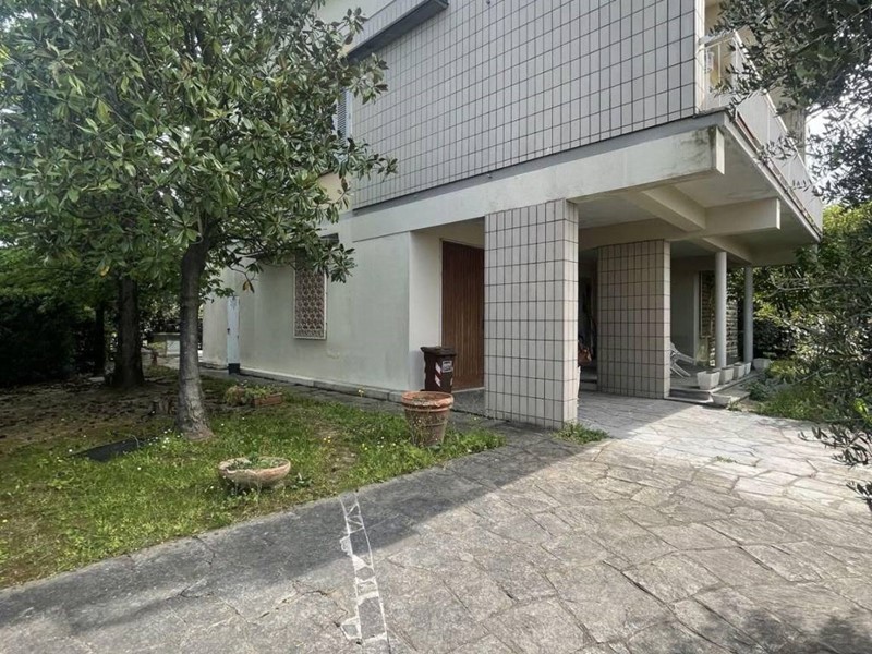 Appartamento in Vendita a Fucecchio, 270'000€, 259 m²