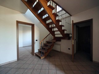 Appartamento in Vendita a Cerreto Guidi, zona Stabbia, 120'000€, 79 m²