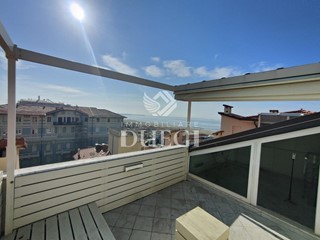 Attico in Vendita a Viareggio, 950'000€, 120 m², arredato