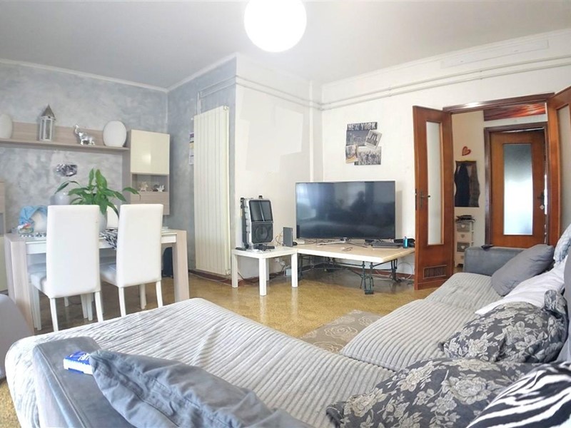 Quadrilocale in Vendita a Massa, zona Marina di Massa, 250'000€, 90 m², arredato