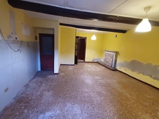 Casa Indipendente in Vendita a Lucca, zona Maggiano, 70'000€, 110 m²