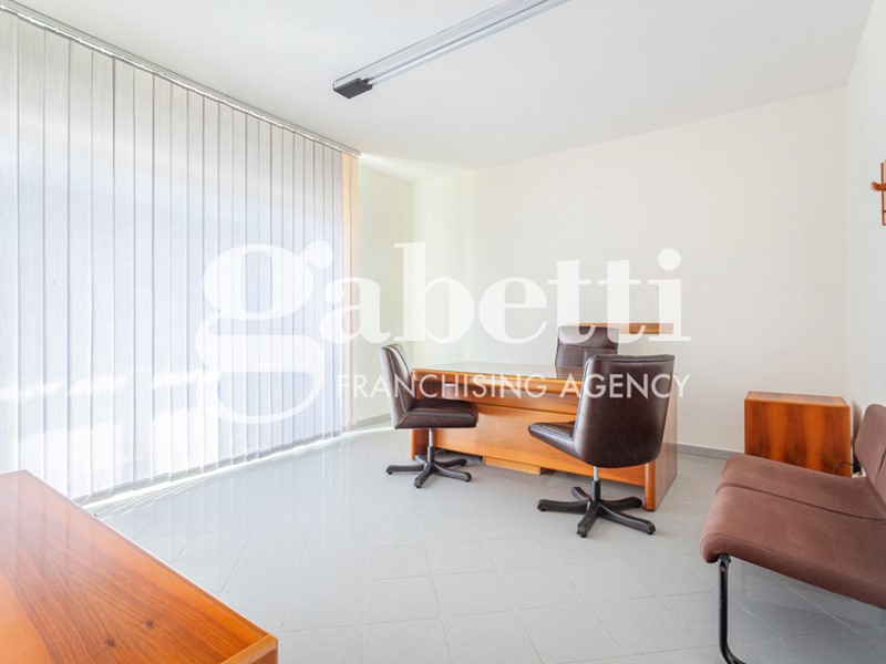 Ufficio in Vendita a Marano di Napoli, 158'000€, 110 m²