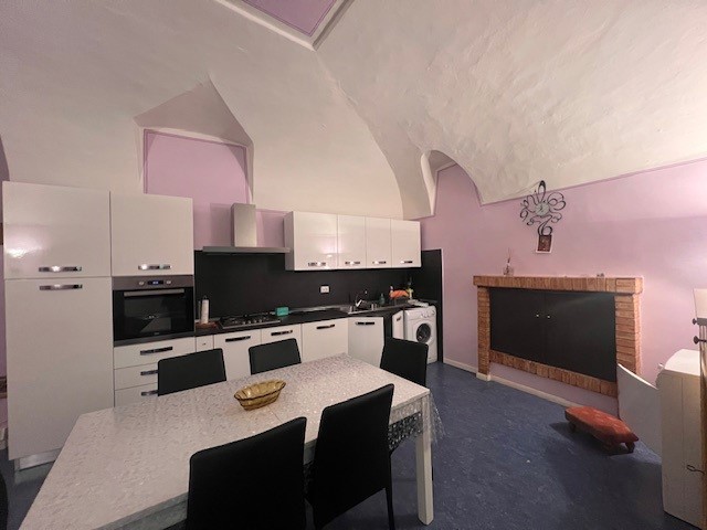 Quadrilocale in Vendita a Narni, 85'000&euro;, 110 m², arredato