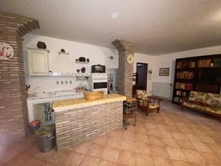 Villetta a schiera in Vendita a Vasanello, 225'000€, 280 m², arredato