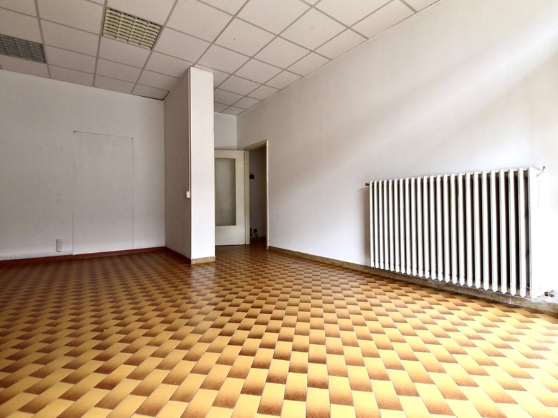Negozio in Vendita a Muggiò, 60'000€, 42 m²