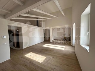 Casa Indipendente in Vendita a Canosa di Puglia, 170'000€, 129 m²