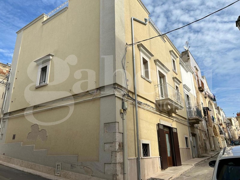 Casa Indipendente in Vendita a Canosa di Puglia, 170'000€, 129 m²