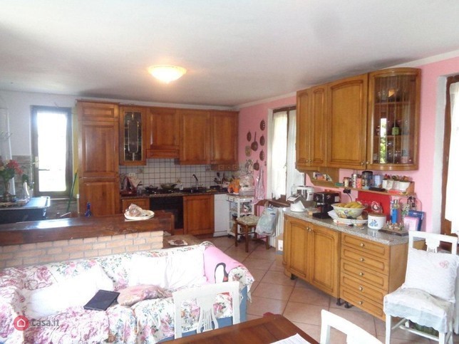 Casa Indipendente in Vendita a Fornovo di Taro, 210'000&euro;, 209 m²