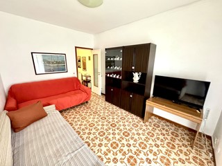 Trilocale in Vendita a Riva Ligure, 170'000&euro;, 70 m², con Box