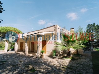Casa Indipendente in Vendita a San Cesario di Lecce, 420'000€, 984 m²