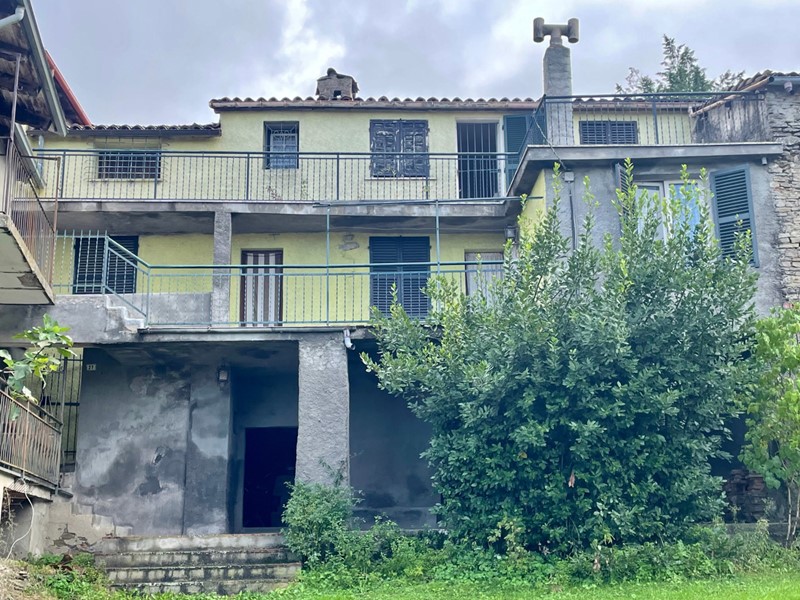 Casa Semi Indipendente in Vendita a Murazzano, 45'000€, 180 m²